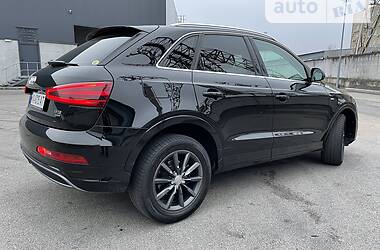 Позашляховик / Кросовер Audi Q3 2012 в 