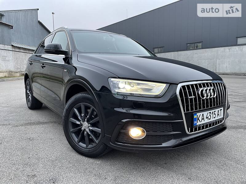 Позашляховик / Кросовер Audi Q3 2012 в 
