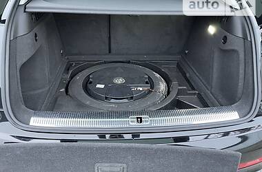 Позашляховик / Кросовер Audi Q3 2012 в 
