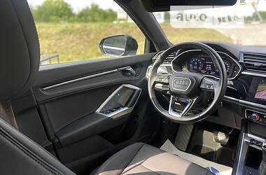 Внедорожник / Кроссовер Audi Q3 2019 в Житомире
