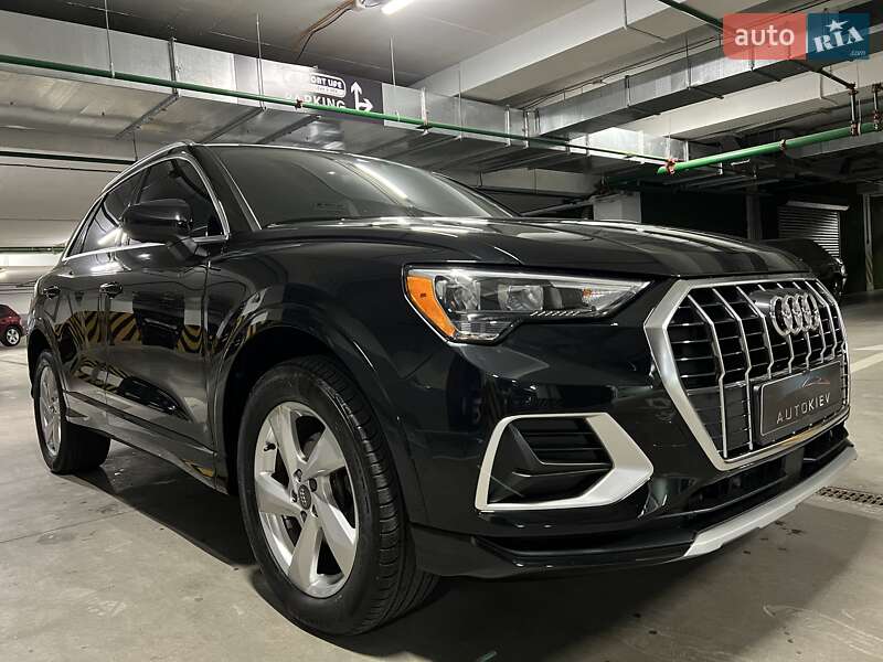Внедорожник / Кроссовер Audi Q3 2019 в Киеве