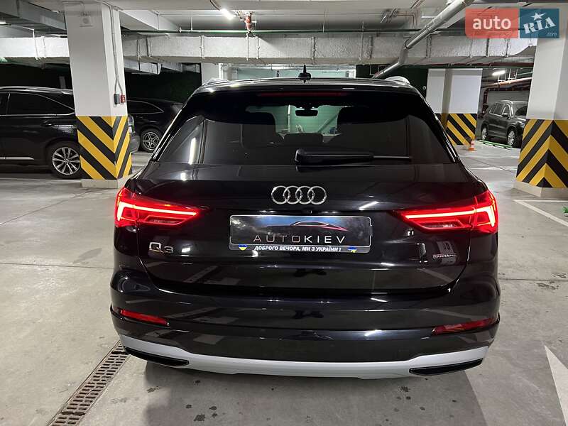 Внедорожник / Кроссовер Audi Q3 2019 в Киеве