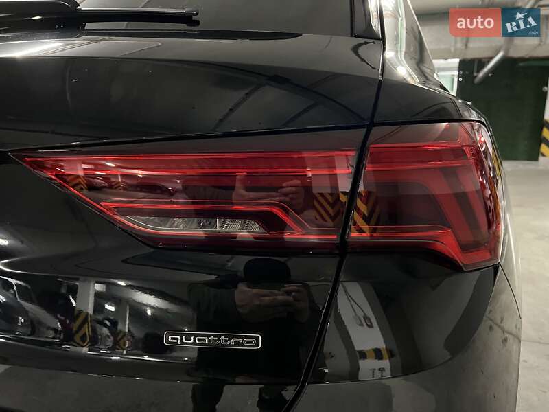 Внедорожник / Кроссовер Audi Q3 2019 в Киеве