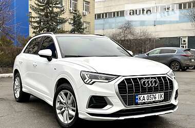 Внедорожник / Кроссовер Audi Q3 2020 в 
