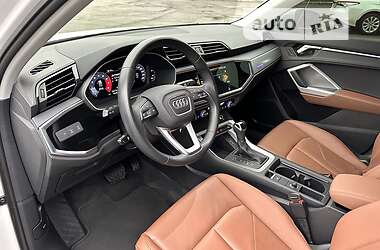 Внедорожник / Кроссовер Audi Q3 2020 в 