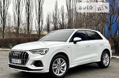 Внедорожник / Кроссовер Audi Q3 2020 в 