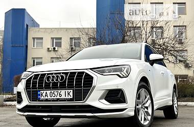 Внедорожник / Кроссовер Audi Q3 2020 в 