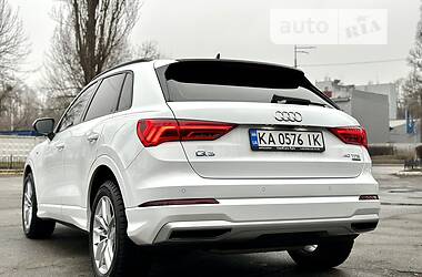 Внедорожник / Кроссовер Audi Q3 2020 в 