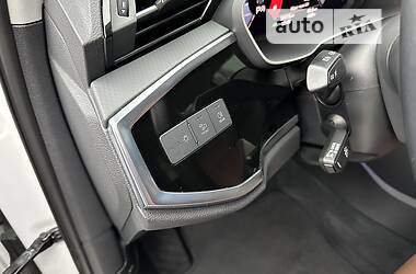 Внедорожник / Кроссовер Audi Q3 2020 в 
