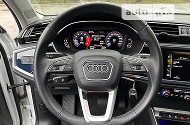 Внедорожник / Кроссовер Audi Q3 2020 в 