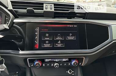 Внедорожник / Кроссовер Audi Q3 2020 в 