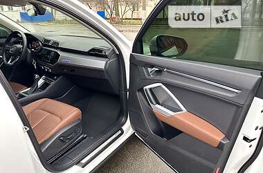 Внедорожник / Кроссовер Audi Q3 2020 в 
