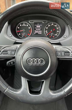 Позашляховик / Кросовер Audi Q3 2014 в 