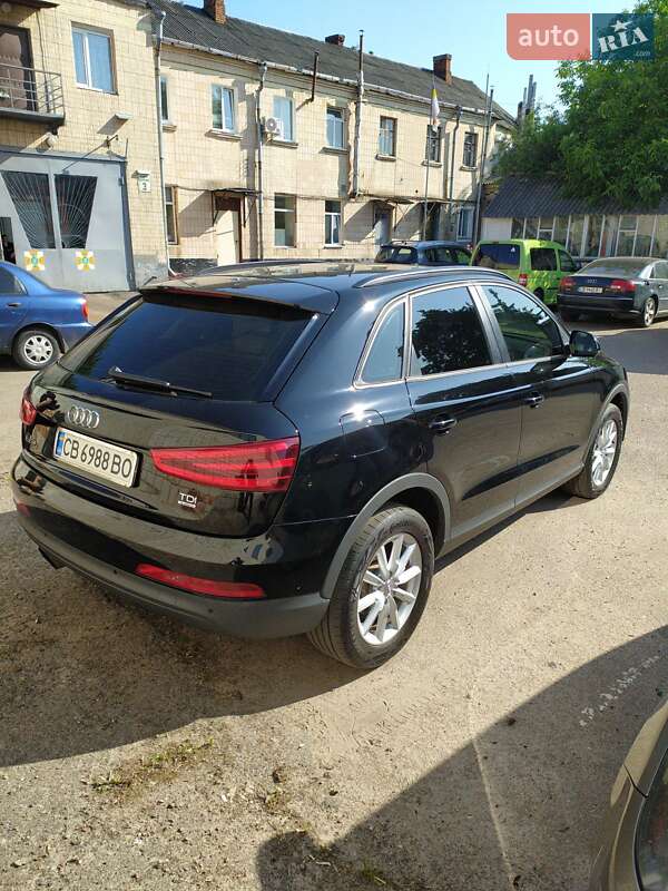 Внедорожник / Кроссовер Audi Q3 2013 в Чернигове