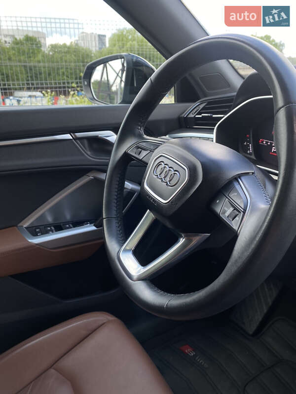 Позашляховик / Кросовер Audi Q3 2019 в Львові