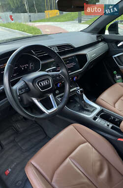 Внедорожник / Кроссовер Audi Q3 2019 в 