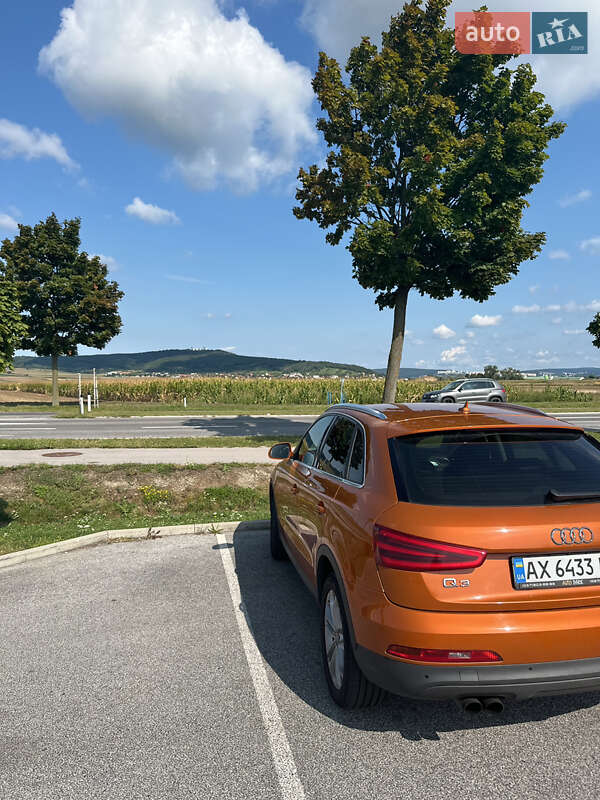 Внедорожник / Кроссовер Audi Q3 2011 в Киеве