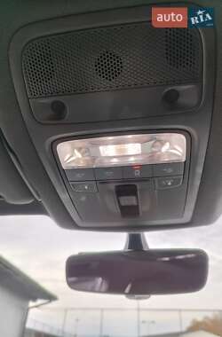 Внедорожник / Кроссовер Audi Q3 2016 в 
