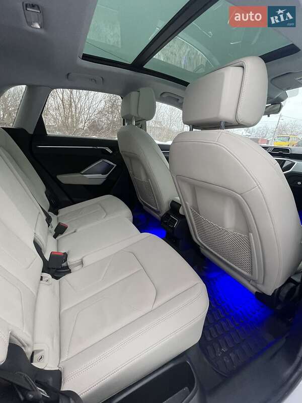Позашляховик / Кросовер Audi Q3 2020 в Києві