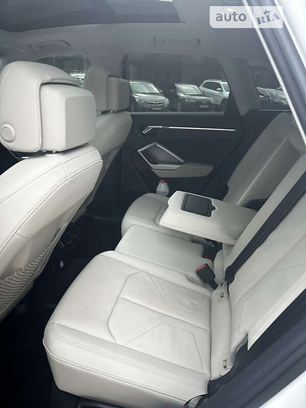 Позашляховик / Кросовер Audi Q3 2019 в Львові