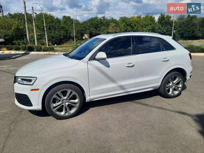 Внедорожник / Кроссовер Audi Q3 2016 в Харькове