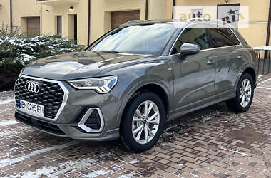 Внедорожник / Кроссовер Audi Q3 2022 в 
