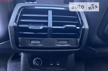 Внедорожник / Кроссовер Audi Q3 2022 в 