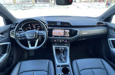 Внедорожник / Кроссовер Audi Q3 2022 в 