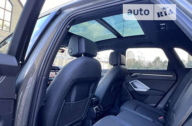 Внедорожник / Кроссовер Audi Q3 2022 в 