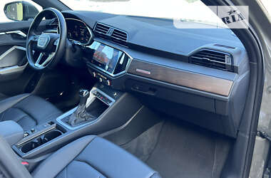 Внедорожник / Кроссовер Audi Q3 2022 в 