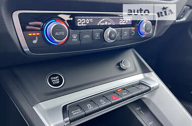 Внедорожник / Кроссовер Audi Q3 2022 в 