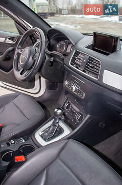 Внедорожник / Кроссовер Audi Q3 2016 в 