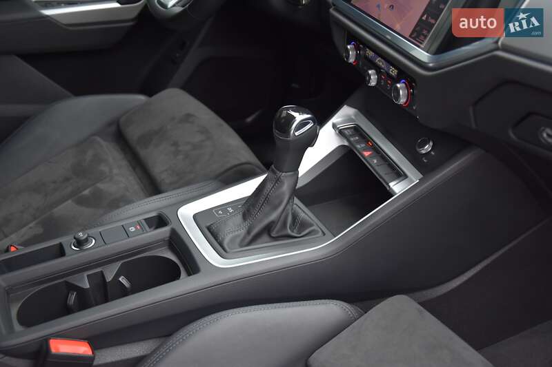 Внедорожник / Кроссовер Audi Q3 2020 в Львове