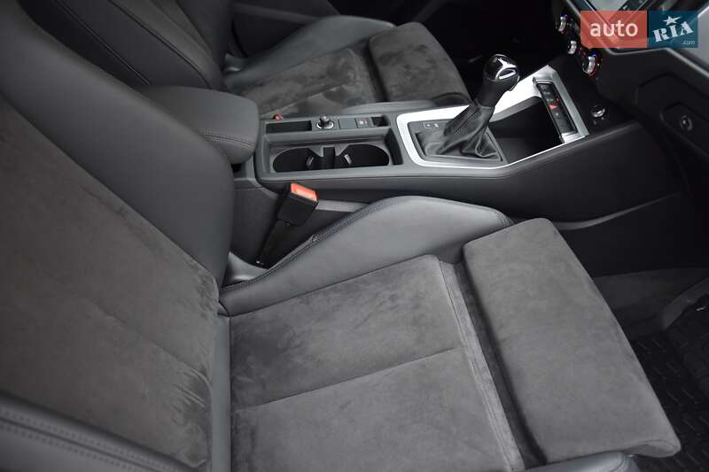 Внедорожник / Кроссовер Audi Q3 2020 в Львове