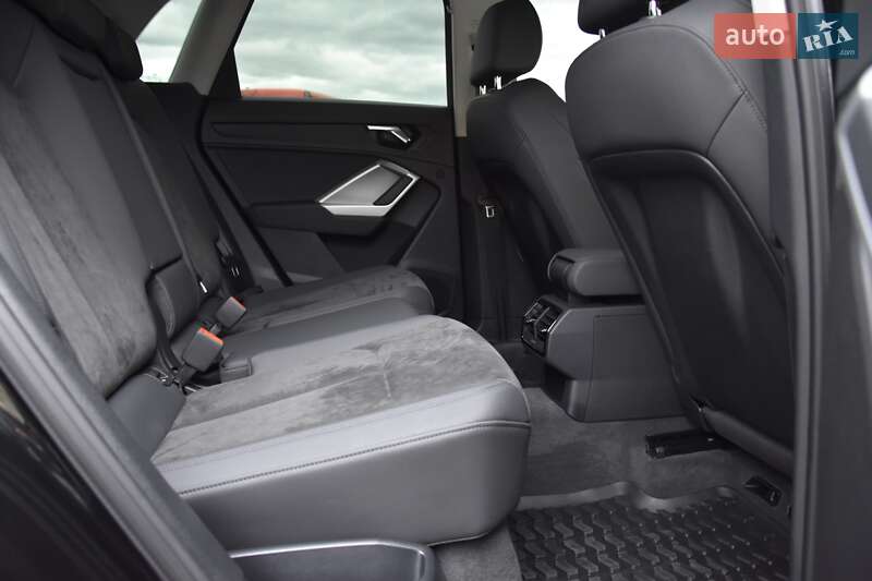 Внедорожник / Кроссовер Audi Q3 2020 в Львове