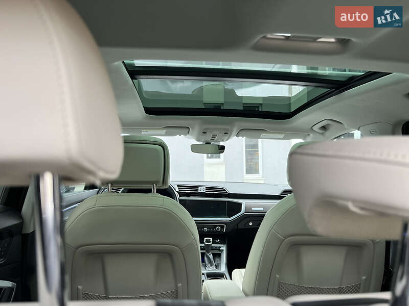 Внедорожник / Кроссовер Audi Q3 2020 в Сумах