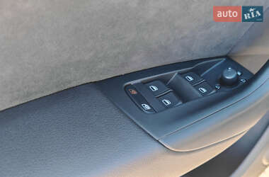 Внедорожник / Кроссовер Audi Q3 2015 в 