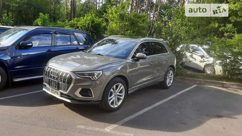 Позашляховик / Кросовер Audi Q3 2019 в Києві