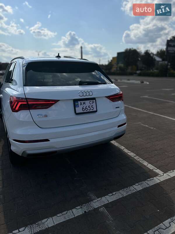 Внедорожник / Кроссовер Audi Q3 2019 в Житомире