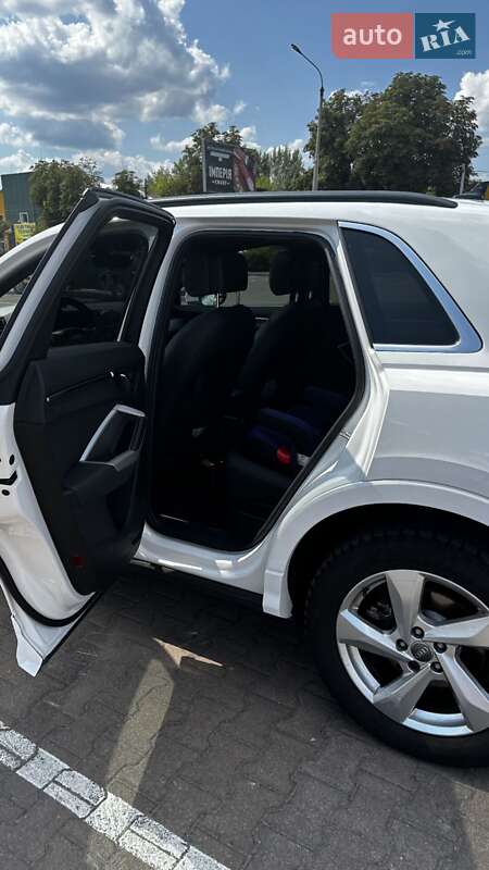 Внедорожник / Кроссовер Audi Q3 2019 в Житомире