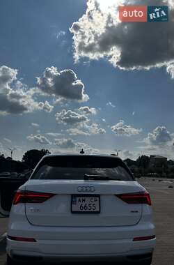Позашляховик / Кросовер Audi Q3 2019 в 