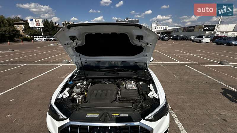 Внедорожник / Кроссовер Audi Q3 2019 в Житомире