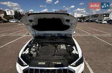 Позашляховик / Кросовер Audi Q3 2019 в 