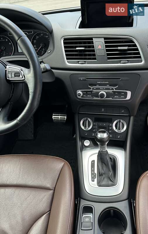 Внедорожник / Кроссовер Audi Q3 2015 в Киеве