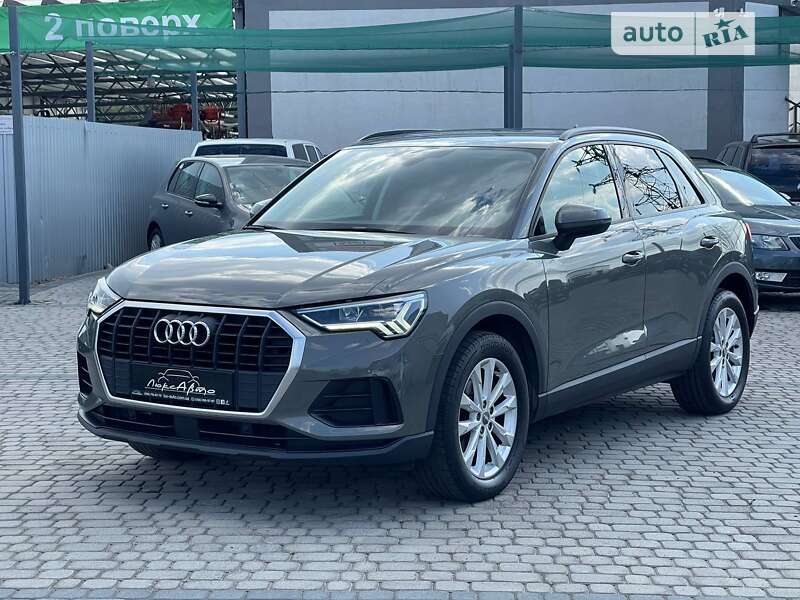 Внедорожник / Кроссовер Audi Q3 2020 в Мукачево