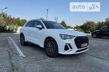 Внедорожник / Кроссовер Audi Q3 2023 в Львове