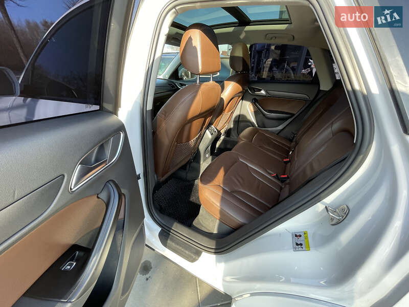 Внедорожник / Кроссовер Audi Q3 2015 в Луцке