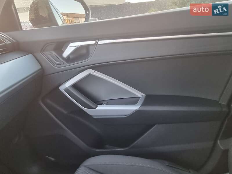 Позашляховик / Кросовер Audi Q3 2020 в Львові