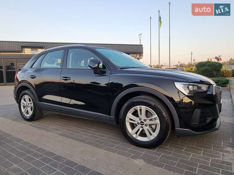 Позашляховик / Кросовер Audi Q3 2020 в Львові