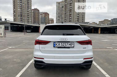 Внедорожник / Кроссовер Audi Q3 2020 в Киеве